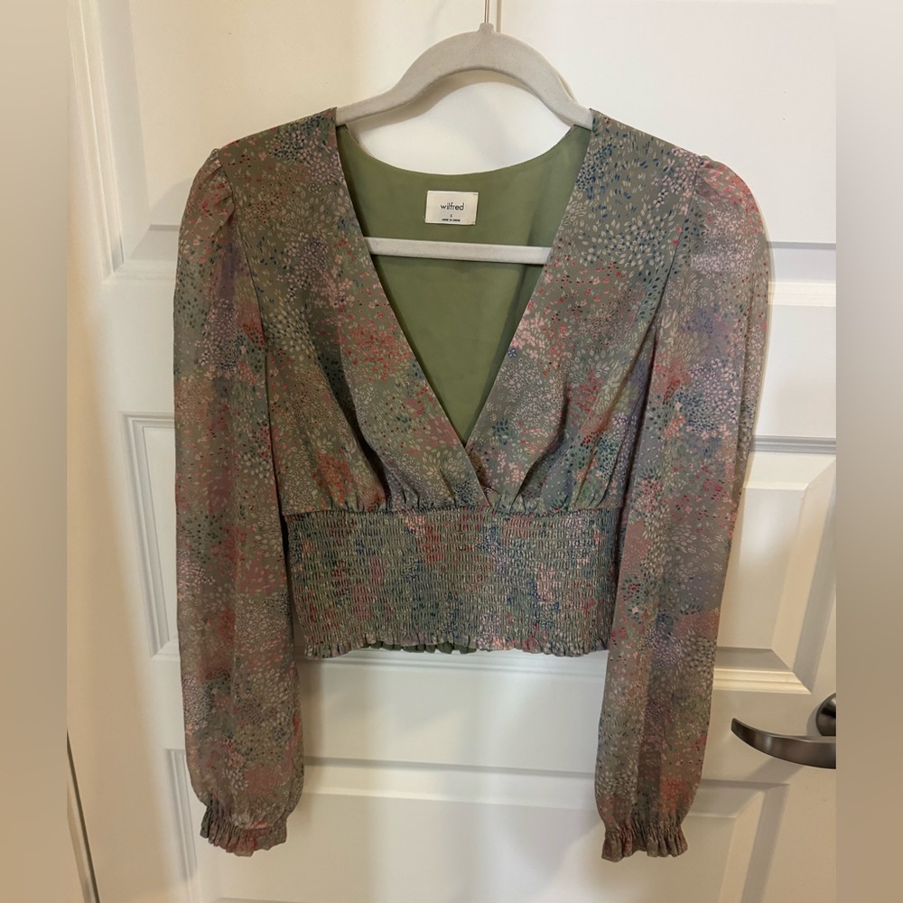 Aritzia Wistful Blouse Women’s Size S